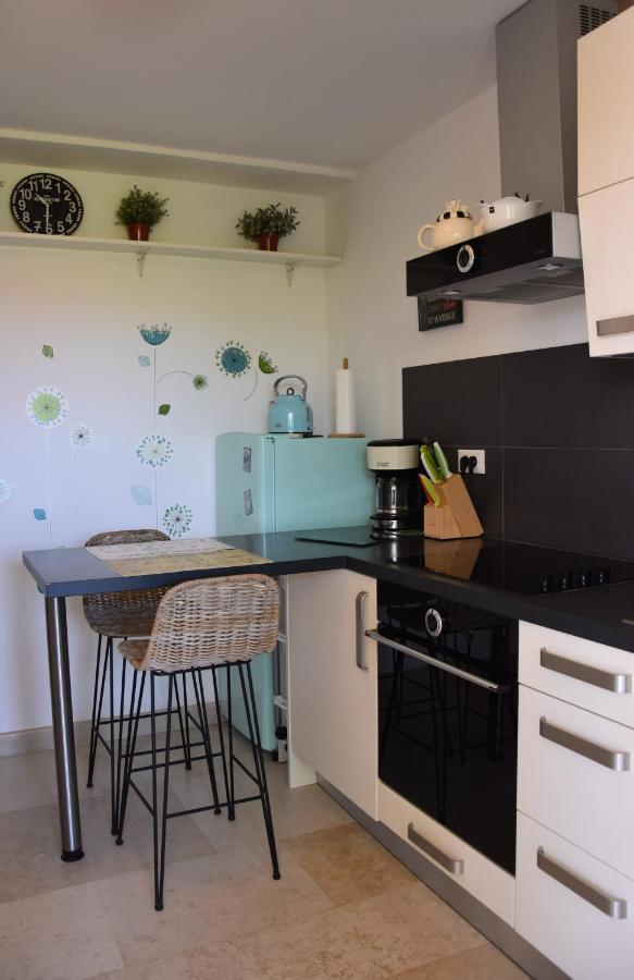 Apartment Paris Njivice Esterno foto