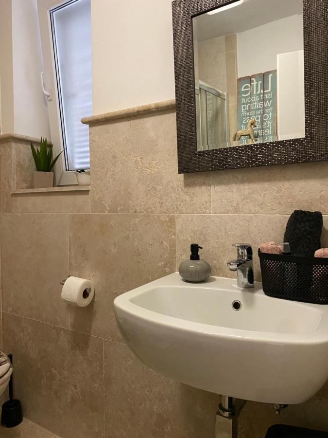 Apartment Paris Njivice Esterno foto